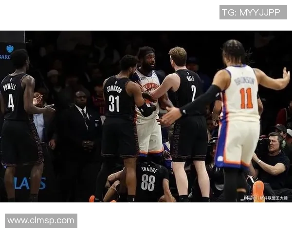 纽约尼克斯迎强敌鏖战四节上演逆转好戏全场掀起篮球热潮